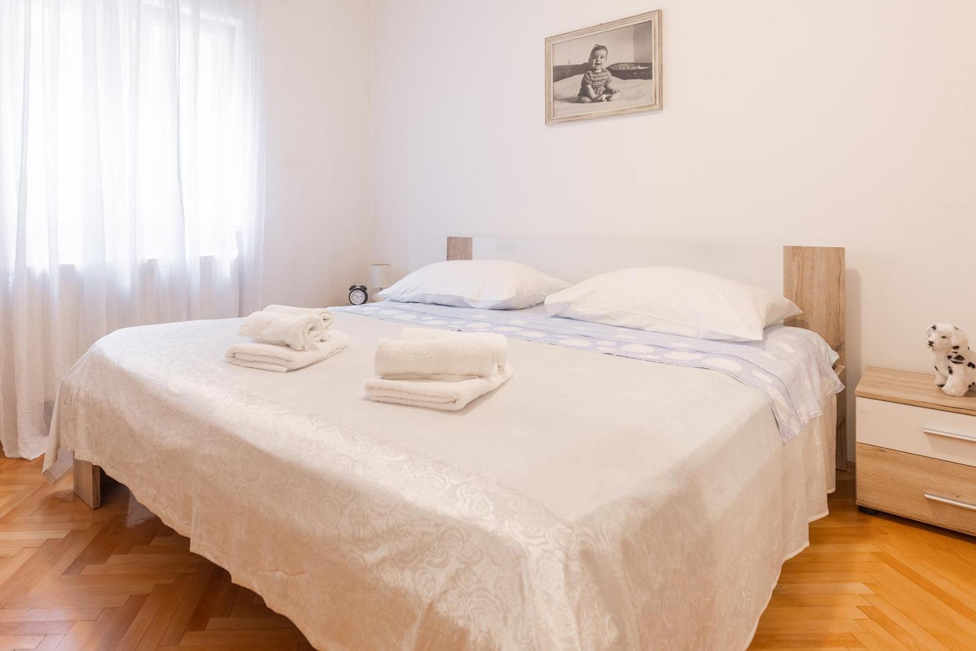 Apartman Nora Омиш Экстерьер фото