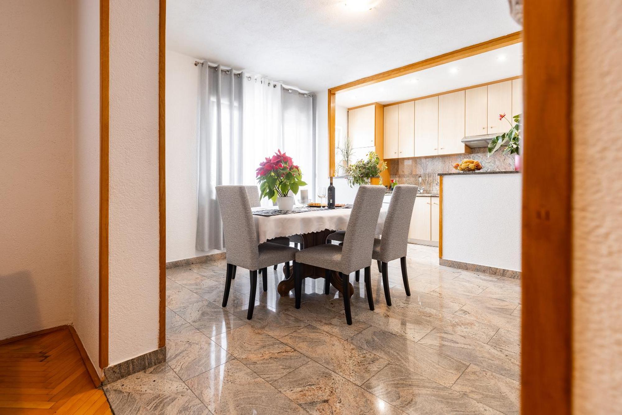 Apartman Nora Омиш Экстерьер фото