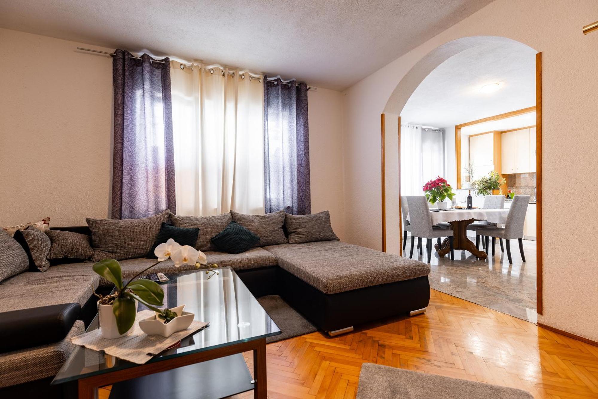 Apartman Nora Омиш Экстерьер фото