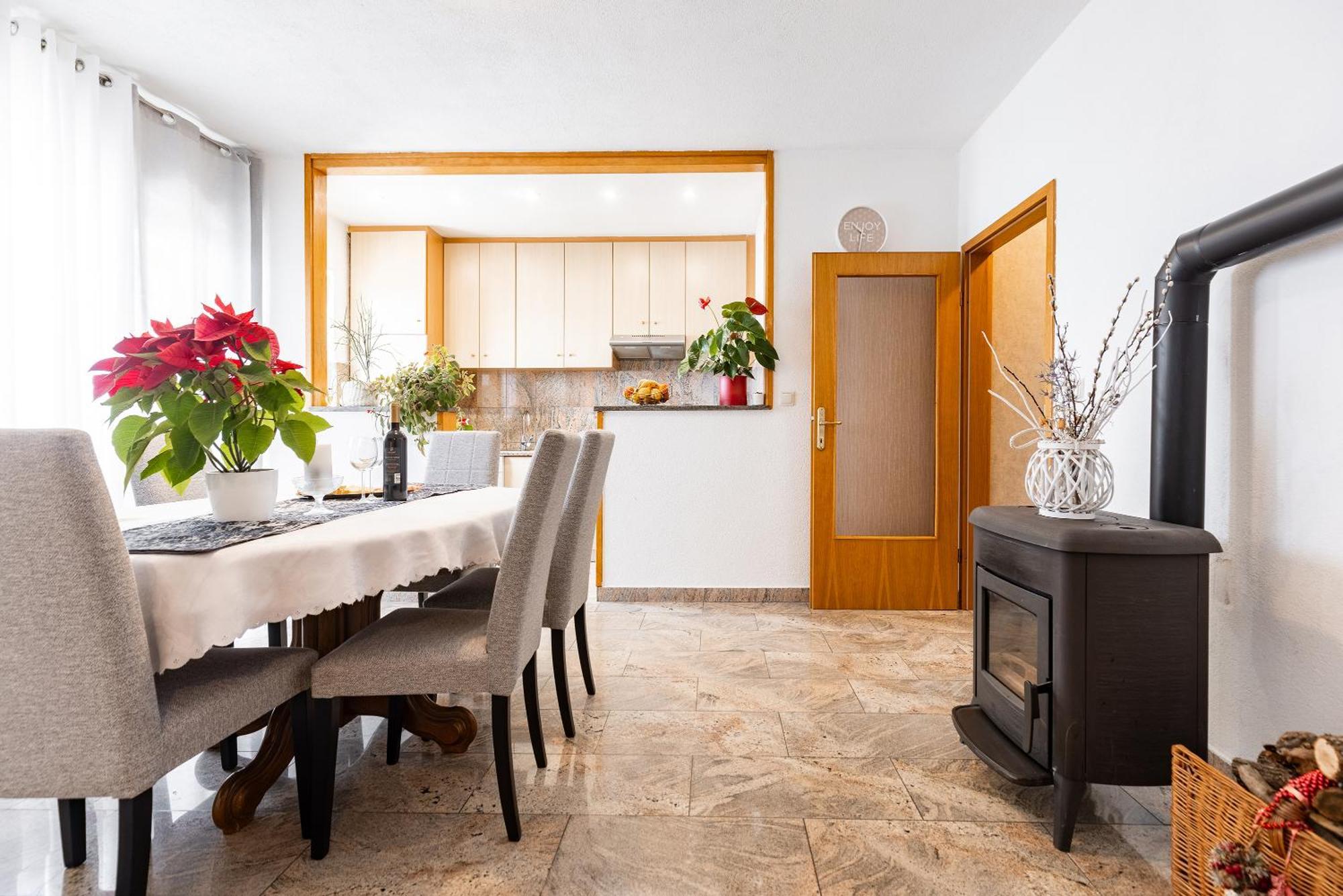 Apartman Nora Омиш Экстерьер фото