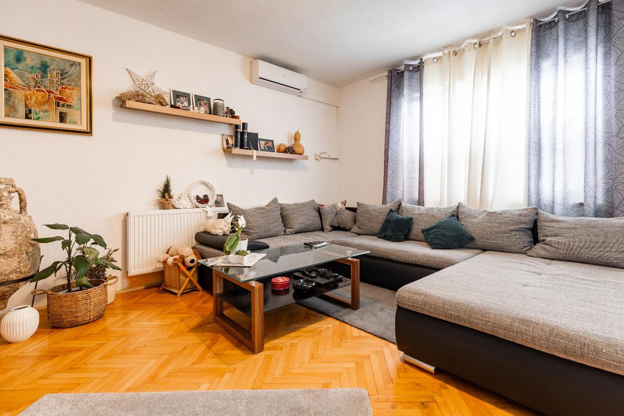Apartman Nora Омиш Экстерьер фото